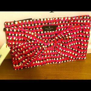Kate spade on purpose bow wristlet pouch